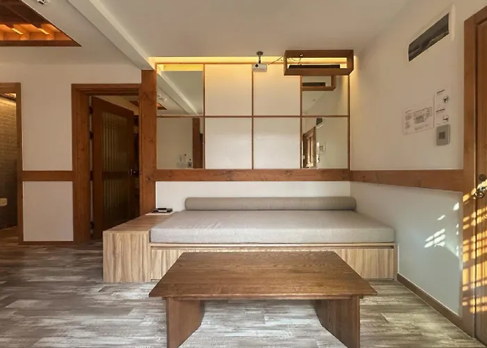 Luxury Hanok The Bukchon Noble Villa