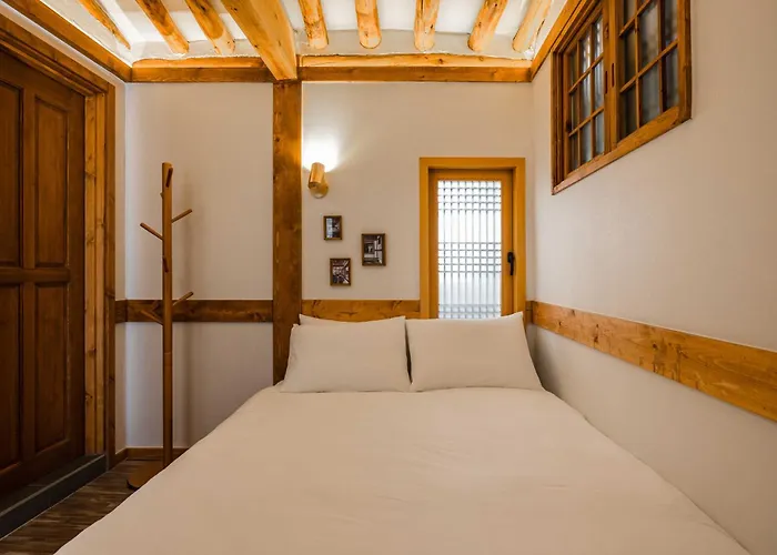 Luxury Hanok The Bukchon Noble * Seoel